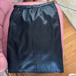 Adolfo black skirt 100% satin
